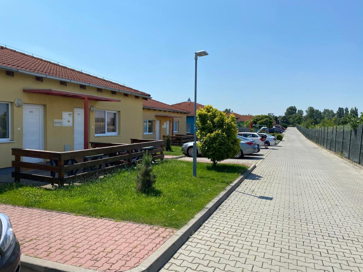 Apartman Delfin Senec Exterior photo